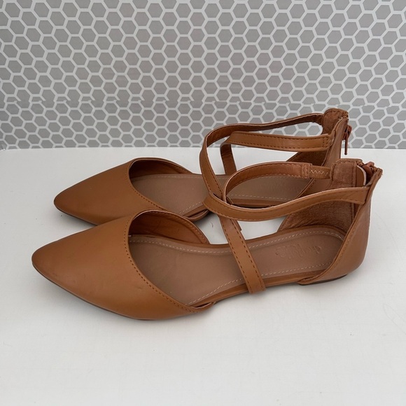 Charlotte Russe Woman’s Tan Criss Cross Flats w Straps & a Zipper Closure Size 8 - Picture 3 of 5